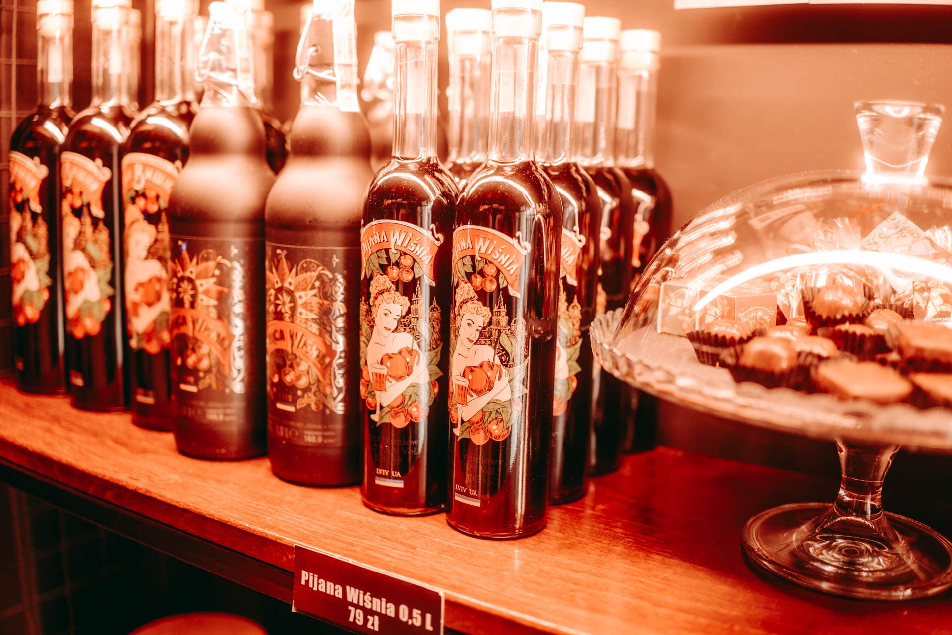 Krakow Hidden Bars & Polish Tapas Experience in Jewish Quarter experience detail